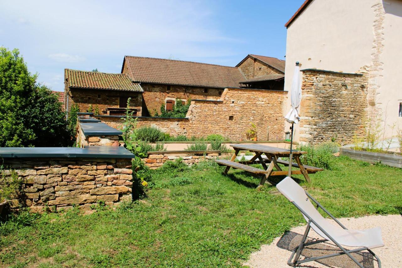 Le Clos Des Pierres Rouges Burgy 외부 사진